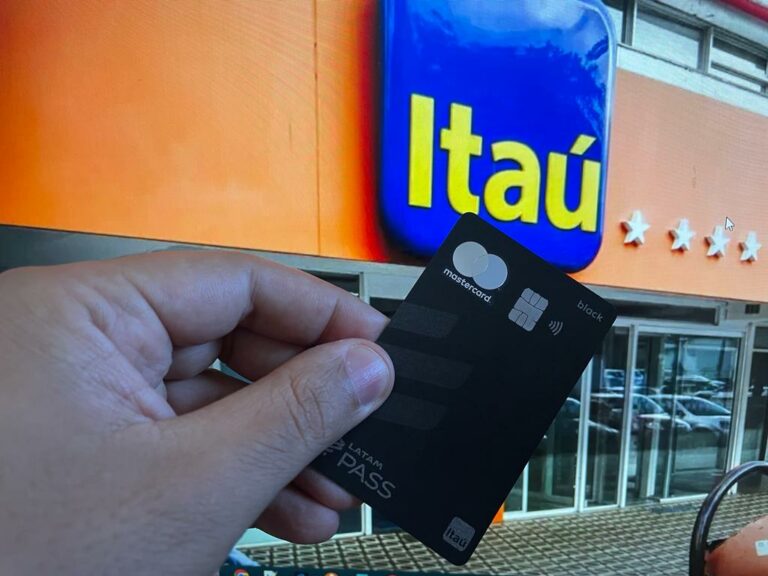 Como pedir um cartão de crédito Itaú pelo telefone?